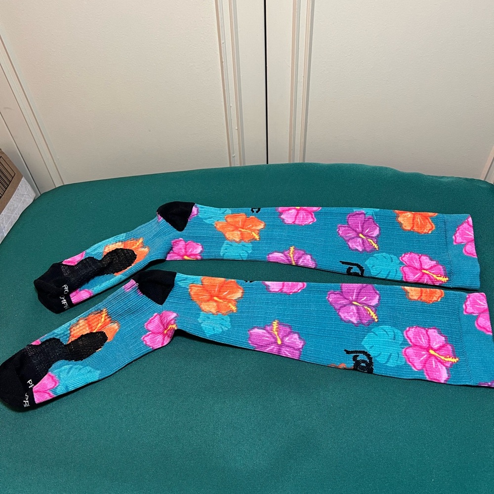 Pro Compression printed Hawaiian socks